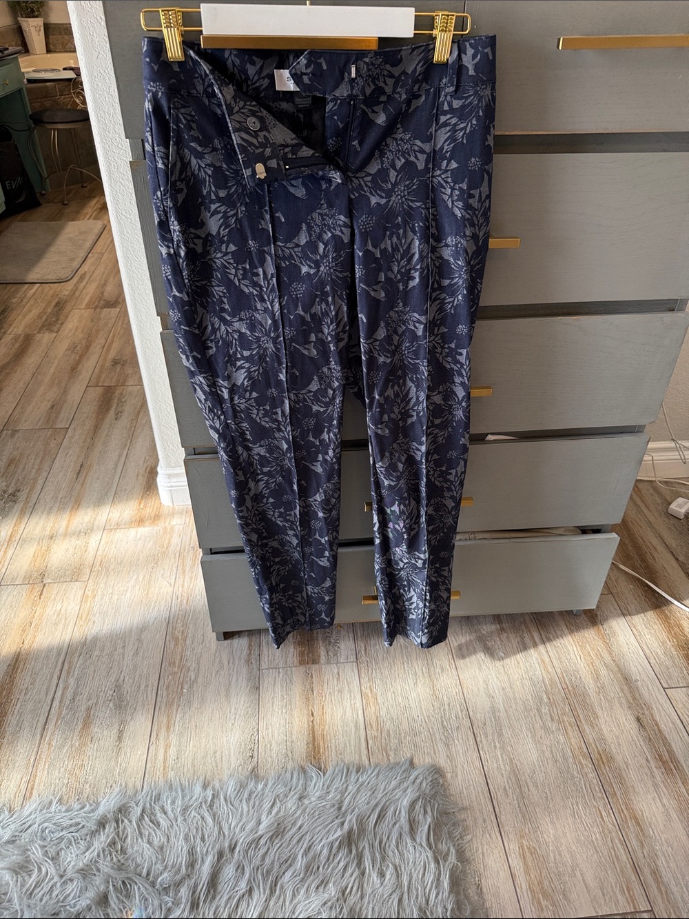 St. John Navy Floral Cropped Pants